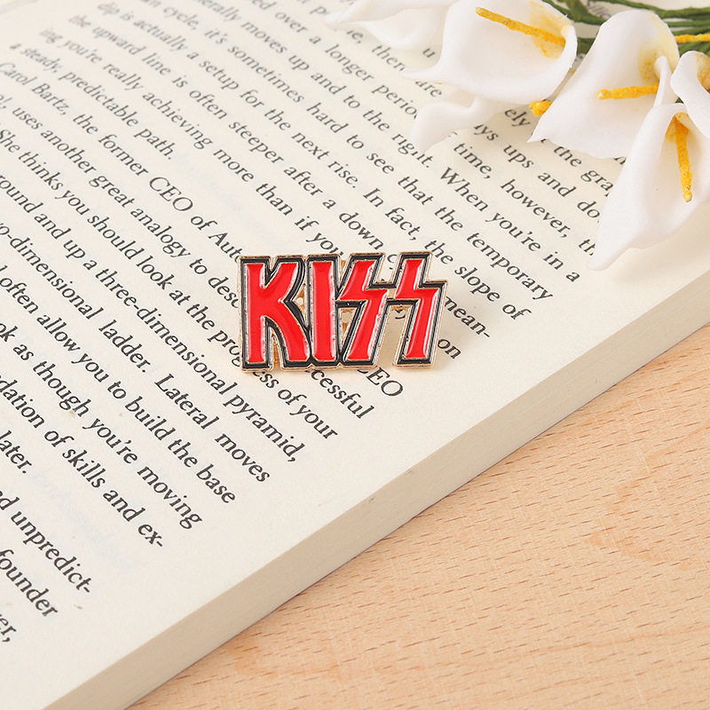 KISS Band Pin English Letters  - Embroidery Kiss ulasan dan harga