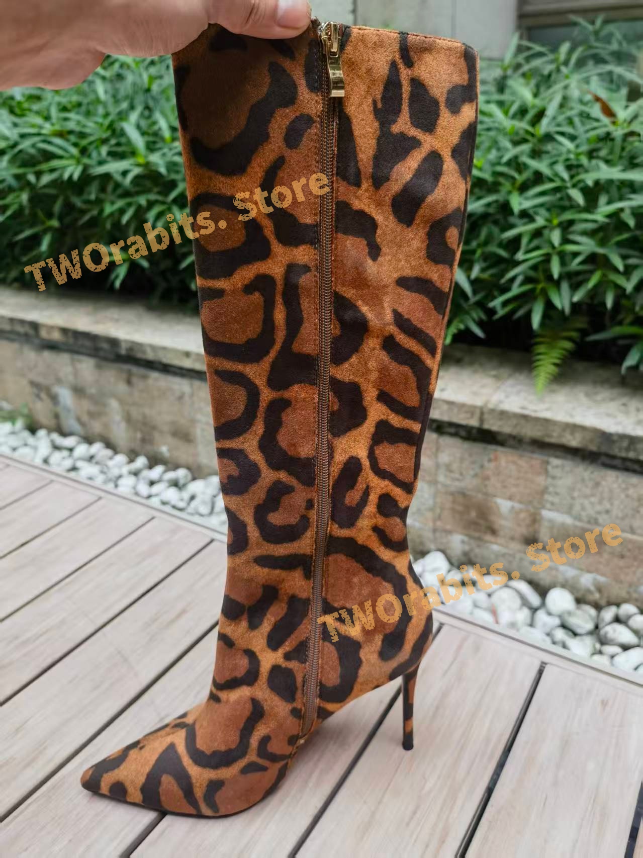 Leopard Print Knee Boot Point  - Embroidery Print ulasan dan harga