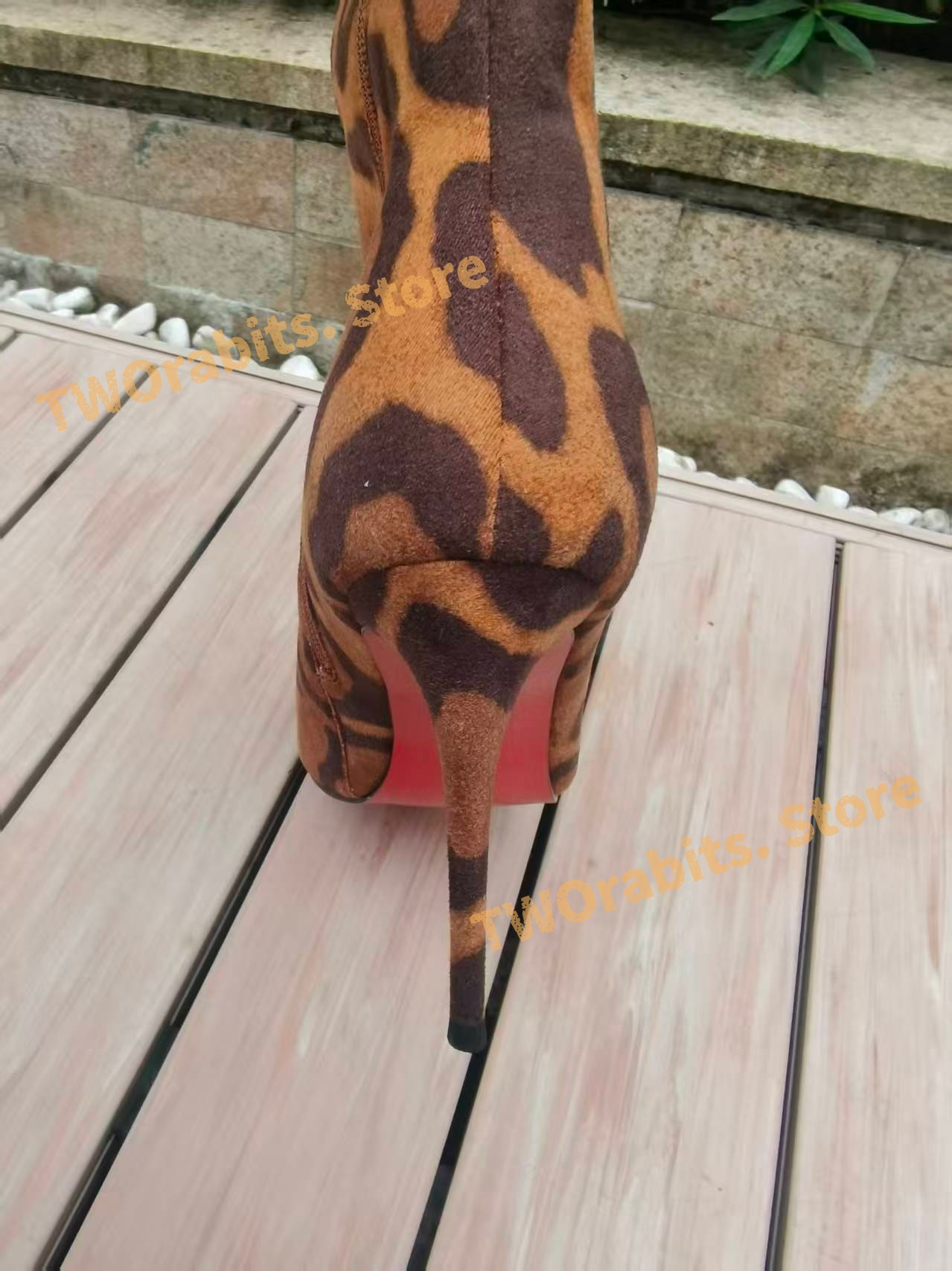 Leopard Print Knee Boot Point  - Embroidery Print ulasan dan harga